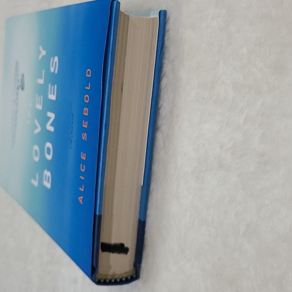 📚 The Lovely Bones 📚 - Picture 3 of 5